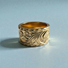 Load image into Gallery viewer, Old English & Hibiscus 10mm Flat Ring in 14K Yellow Gold in size 5 3/8