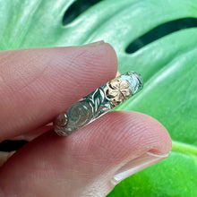 Load image into Gallery viewer, Engraved Hawaiian Ring with Plumeria