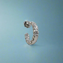 Load image into Gallery viewer, 3mm Old Scalloped Plumeria Hoop Earrings with Post in 14K Gold