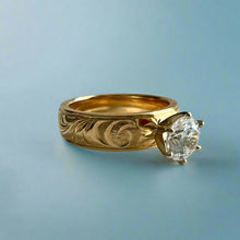 Load image into Gallery viewer, Kaimana Kula Old English & Hibiscus 6mm Solitaire Ring with Cubic Zirconia in 14K Yellow Gold in size 8 1/4