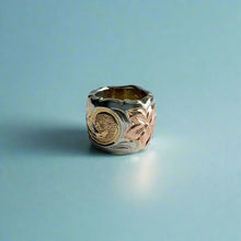 Load image into Gallery viewer, Tri-Color Scalloped Haku Lei Bead Pendant in 14K Gold