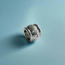 Load image into Gallery viewer, Maile & Hibiscus Small Hawaiian Bead in 14K White Gold