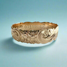 Load image into Gallery viewer, Scalloped 18mm Old English & Plumerias Raised Diamond "Kuuipo" Hawaiian Bangle Bracelet in 14K Yellow Gold