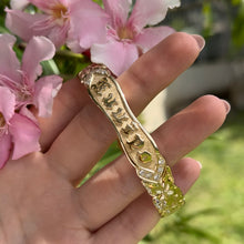 Load image into Gallery viewer, Hawaiian Heirloom Bracelet with diamonds and engraving