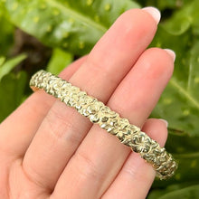 Load image into Gallery viewer, Green Gold Hawaiian Bracelet with flowers