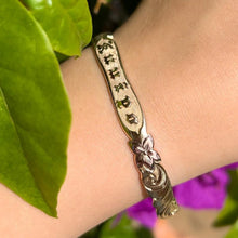 Load image into Gallery viewer, Hand engraved Hawaiian bracelet with flower