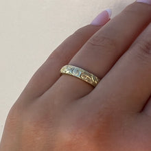 Load image into Gallery viewer, Hawaiian Old English & Hibiscus 4mm Barrel Ring in 14K Green Gold