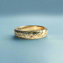 Load image into Gallery viewer, Maile & Hibiscus 4mm "Kuuipo" Ring in 14K Yellow Gold