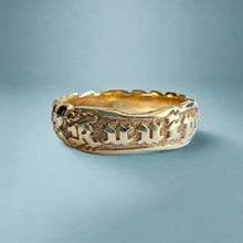 Load image into Gallery viewer, Scalloped Shiny Maile with Hibiscus 6mm Raised "Kuuipo" Ring in 14K Yellow Gold