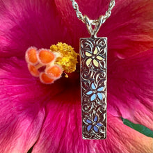 Load image into Gallery viewer, Color enamel flowers Hawaiian Pendant with engraving