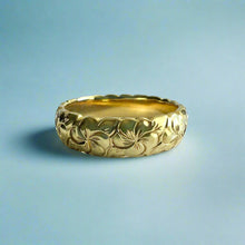 Load image into Gallery viewer, Scalloped Plumeria with Leaves All Around 6mm Ring in 18K Yellow Gold