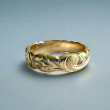 Load image into Gallery viewer, Scalloped Old English & Hibiscus 6mm Ring in 14K Yellow Gold in size 10 1/8