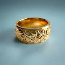 Load image into Gallery viewer, Old English, Plumeria & Hibiscus with Leaves 8mm Ring in 14K Yellow Gold in size 4 3/4