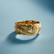 Load image into Gallery viewer, Scalloped Old English with Turtle & Hibiscus 8mm Ring in 14K Yellow Gold in size 7