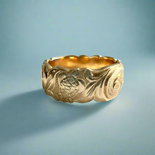 Load image into Gallery viewer, Scalloped Old English with Turtle & Hibiscus 8mm Ring in 14K Yellow Gold in size 7
