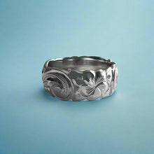 Load image into Gallery viewer, Scalloped Old English & Plumeria with Leaves 8mm Ring in 14K White Gold in size 7 1/4