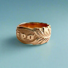 Load image into Gallery viewer, Scalloped Maile & Hibiscus 10mm Raised "Kuuipo" Ring in 14K Pink Gold in size 7 1/2