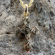 Load image into Gallery viewer, Hawaiian engraved Byzantine cross pendant
