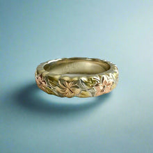 Load image into Gallery viewer, Tri-Color Scalloped Haku Lei 4mm Ring in 14K Gold