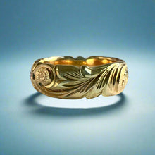 Load image into Gallery viewer, Tri-Color Scalloped 6mm Hibiscus & Old English Hawaiian Ring in 14K Gold
