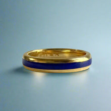 Load image into Gallery viewer, Ali'i 4mm Ring Band in 18K Yellow Gold in size 7 1/2