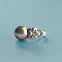 Load image into Gallery viewer, Plumeria with Leaf & Diamonds Pearl Ring in Platinum in size 6 1/2