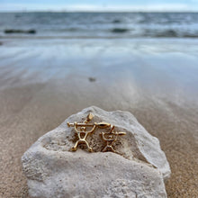 Load image into Gallery viewer, Men's Hawaiian petroglyph pendants