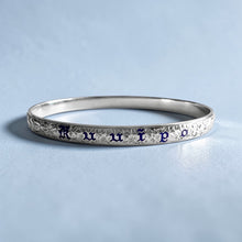 Load image into Gallery viewer, Shiny Maile & Hibiscus 6mm "Kuuipo" Bangle Bracelet in 14K White Gold in size 7 1/2