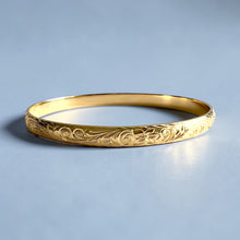 Load image into Gallery viewer, Old English & Hibiscus 6mm Bangle Bracelet in 14K Yellow Gold in size 7 3/4