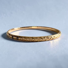 Load image into Gallery viewer, Hibiscus 4mm "Kuuipo" Bangle Bracelet in 18K Pink Gold in size 7 1/2