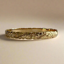 Load image into Gallery viewer, Scalloped Old English & 4x Hibiscus 8mm Bangle Bracelet in 14K Yellow Gold