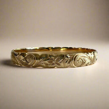 Load image into Gallery viewer, Scalloped Old English & 4x Hibiscus 8mm Bangle Bracelet in 14K Yellow Gold