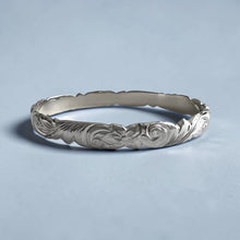 Load image into Gallery viewer, Scalloped Old English & Hibiscus 8mm Bangle Bracelet in 18K White Gold in size 6 1/2