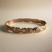 Load image into Gallery viewer, Scalloped Old English & 2x Hibiscus 8mm Makana Bangle Bracelet in 14K Pink Gold