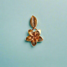 Load image into Gallery viewer, Huaka Bright Starflower Pendant in 14K Pink