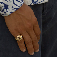 Load image into Gallery viewer, Men's Initial signet ring