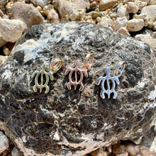 Load image into Gallery viewer, Hawaiian Petroglyph Turtle Charm Pendants