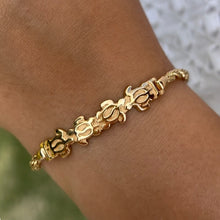 Load image into Gallery viewer, Scalloped Hawaiian Petroglyph Turtle ID Bracelet in 14K Yellow Gold