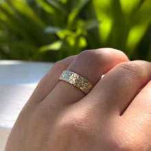 Load image into Gallery viewer, 6mm flat Hawaiian Ring with Hibiscus