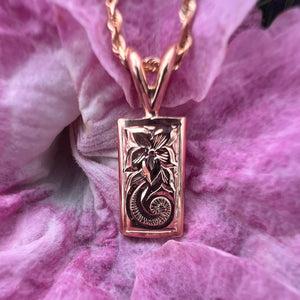 Hibiscus engraved Hawaiian pendant 