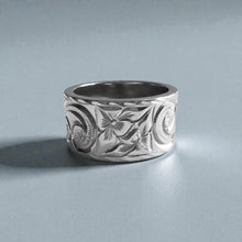 Load image into Gallery viewer, Hibiscus Kiss Design with Old English 10mm Flat Ring in 14K White Gold
