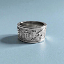 Load image into Gallery viewer, Raised Turtle with Old English 10mm Ring in 14K White Gold in size 6 1/4
