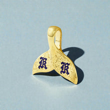 Load image into Gallery viewer, Medium Engraved Whale Tail Pendant with Initials "K" in 18K Yellow Gold
