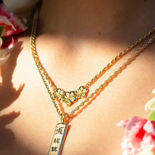 Load image into Gallery viewer, Three Plumeria Necklace in 18K Yellow Gold
