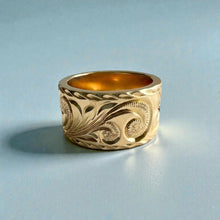 Load image into Gallery viewer, Old English &amp; Hibiscus 10mm Flat Ring in 14K Yellow Gold in size 5 3/8
