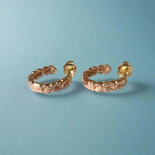 Load image into Gallery viewer, 3mm Old Scalloped Plumeria Hoop Earrings with Post in 14K Gold
