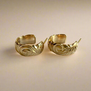 Small Scalloped 6mm Old English Hoop Earrings in 14K Yellow Gold