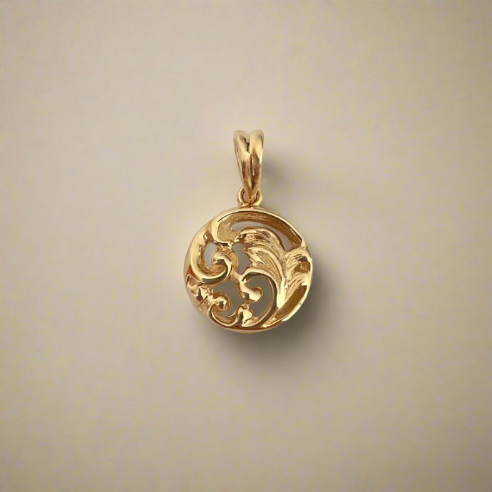 Old English Round Filigree Pendant in 14K Yellow Gold