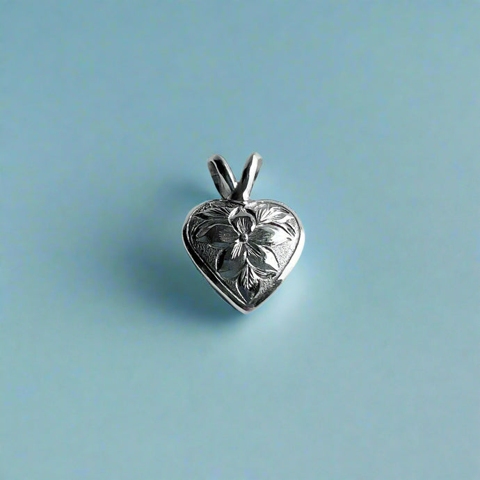 Small Puff heart Pendant with Hibiscus in Platinum