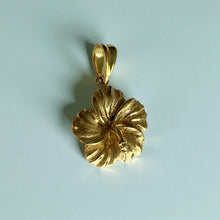 Load image into Gallery viewer, Large Hawaiian Hibiscus Pendant in 18K Yellow Gold
